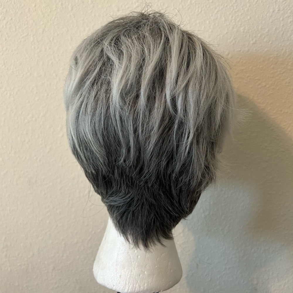 Wig - Picture 2 of 6
